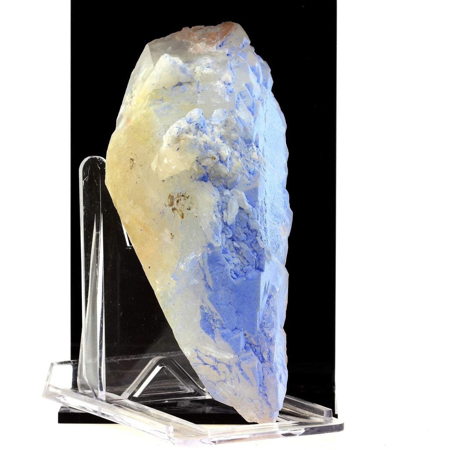 Quartz + Dumortierite. 2125.5 carats. Vaca Morta quarry, Bahia, Brésil