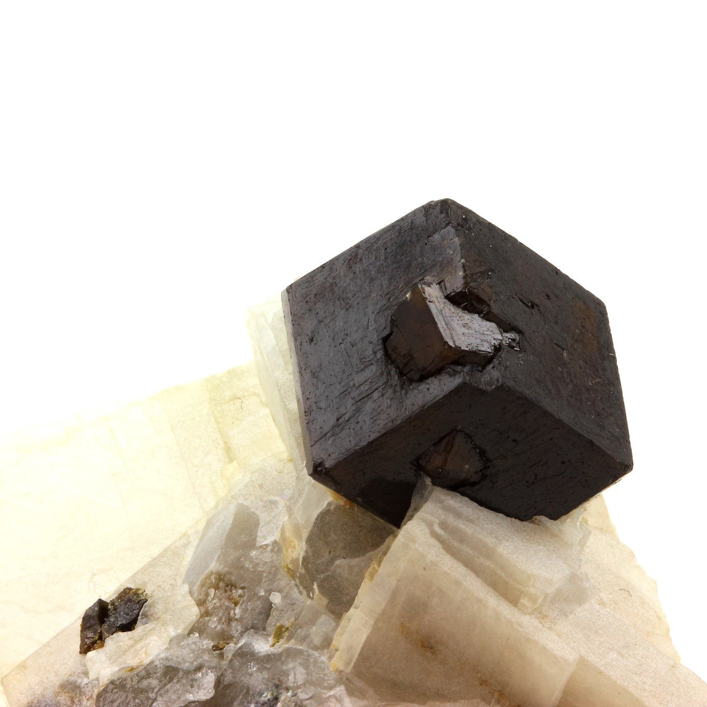 Grenat + Albite, 783.0 carats, Gilgit-Baltistan, Pakistan