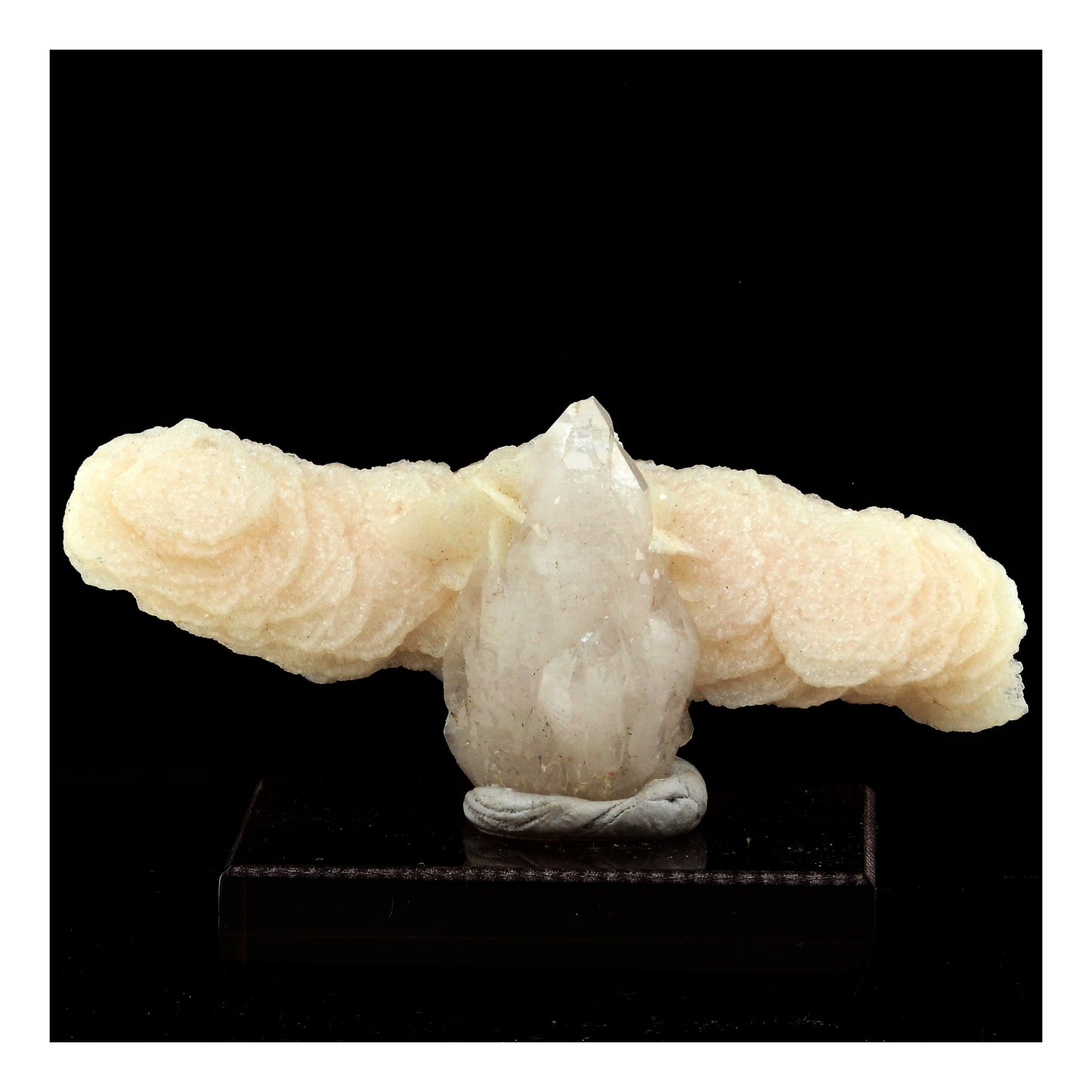 Quartz + Calcite. 256.0 carats. Huaron mines, Pérou