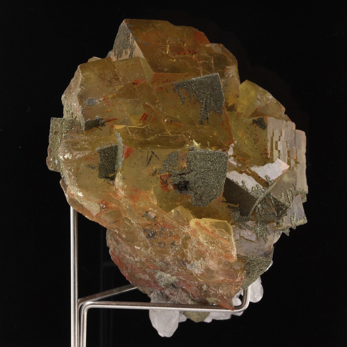 Fluorite, Calcite, Pyrite. 1374.5 carats. Villabona Mines, Asturias, Espagne