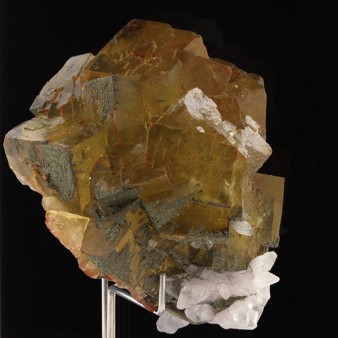 Fluorite, Calcite, Pyrite. 1374.5 carats. Villabona Mines, Asturias, Espagne