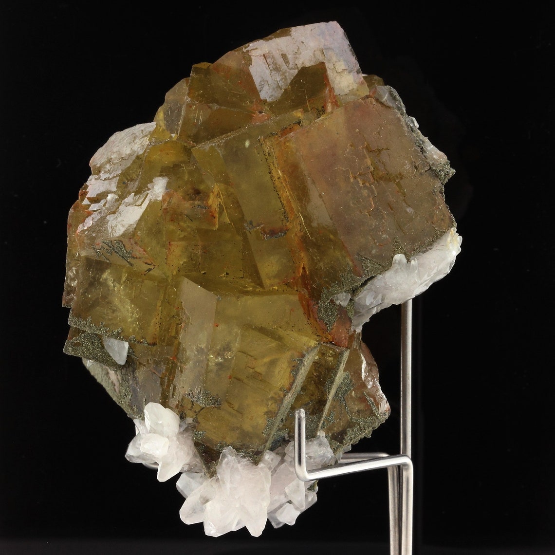 Fluorite, Calcite, Pyrite. 1374.5 carats. Villabona Mines, Asturias, Espagne