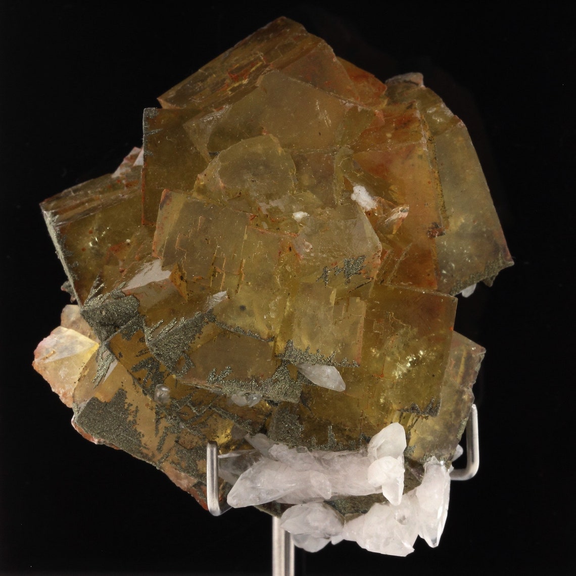Fluorite, Calcite, Pyrite. 1374.5 carats. Villabona Mines, Asturias, Espagne