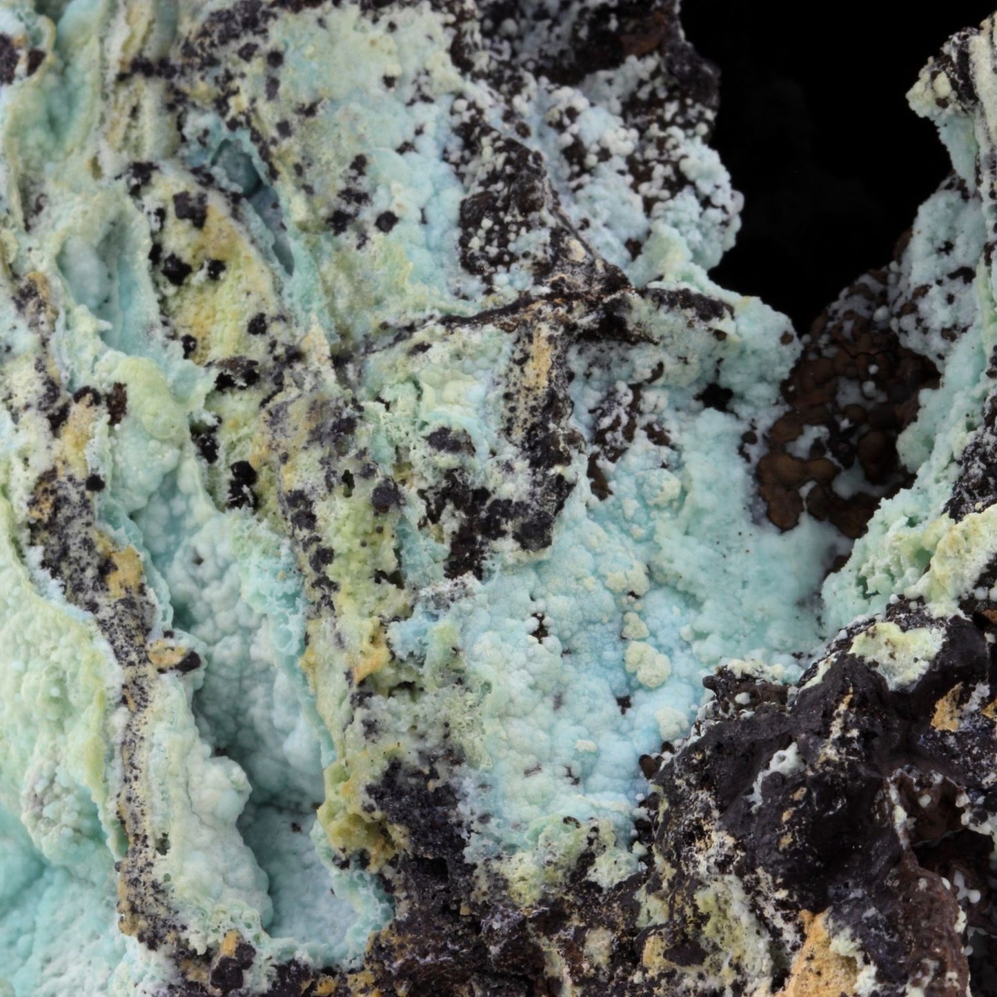 Allophane 1912.0 carats en provenance de Kamariza Mines, Lavrion, Grèce