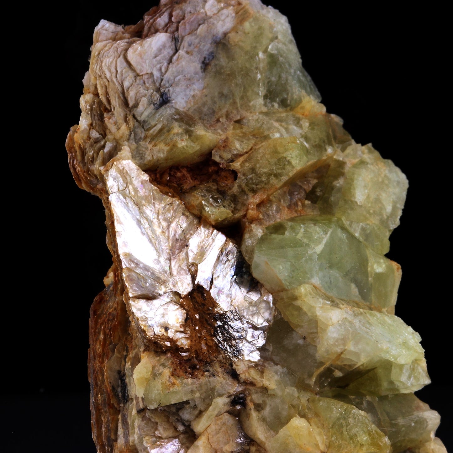 Brazilianite + Muscovite, 342.0 carats, Telírio claim, Linópolis, Brésil