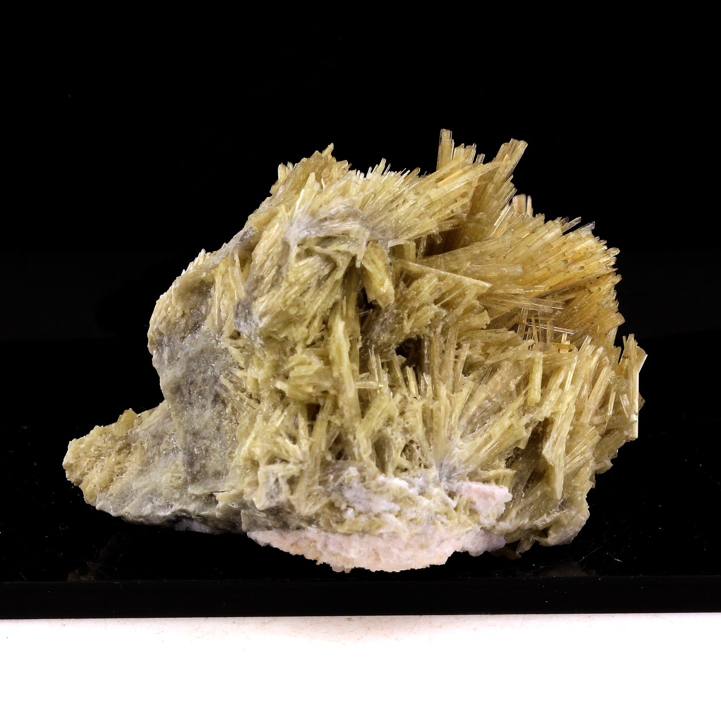 Diopside. 386.0 carats. Mine Jeffrey, Asbestos, Canada