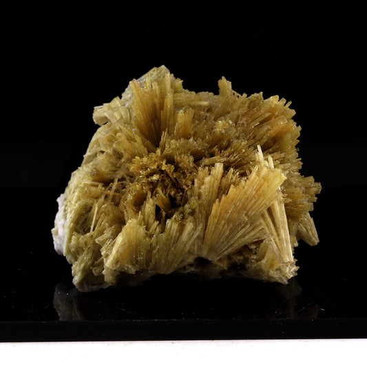 Diopside. 386.0 carats. Mine Jeffrey, Asbestos, Canada