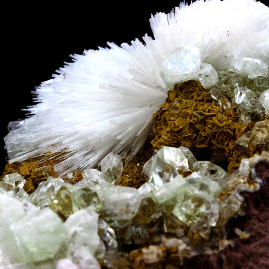 Apophyllite + Scolecite. 3265.0 carats. Ahmednagar, Maharashtra, Inde