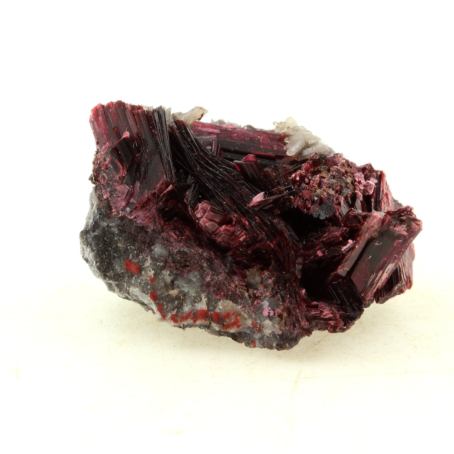 Erythrite, 122.0 carats. Bou Azzer, Maroc
