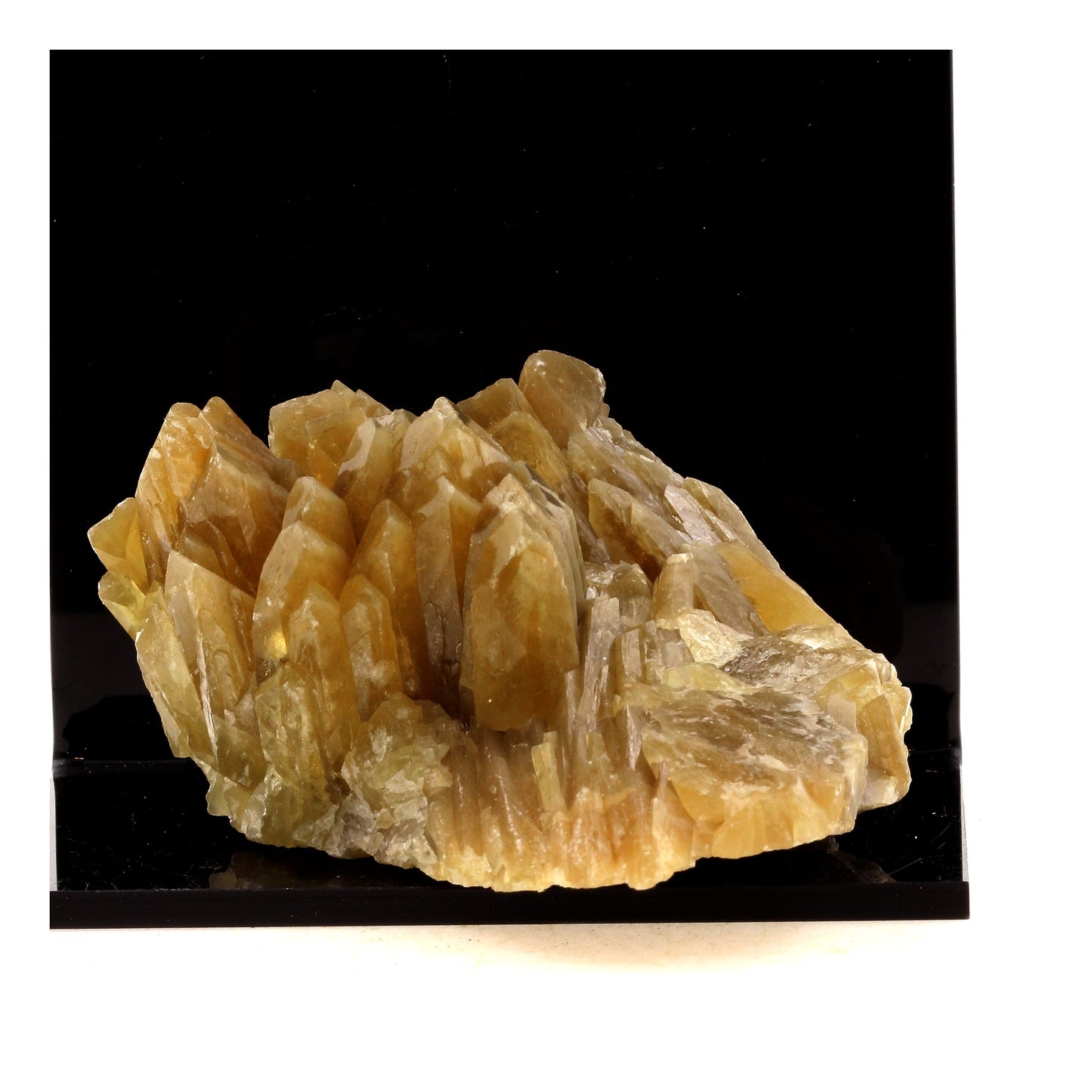 Baryte. 1603.0 carats. Maine Mine, Cordesse, Autun, France