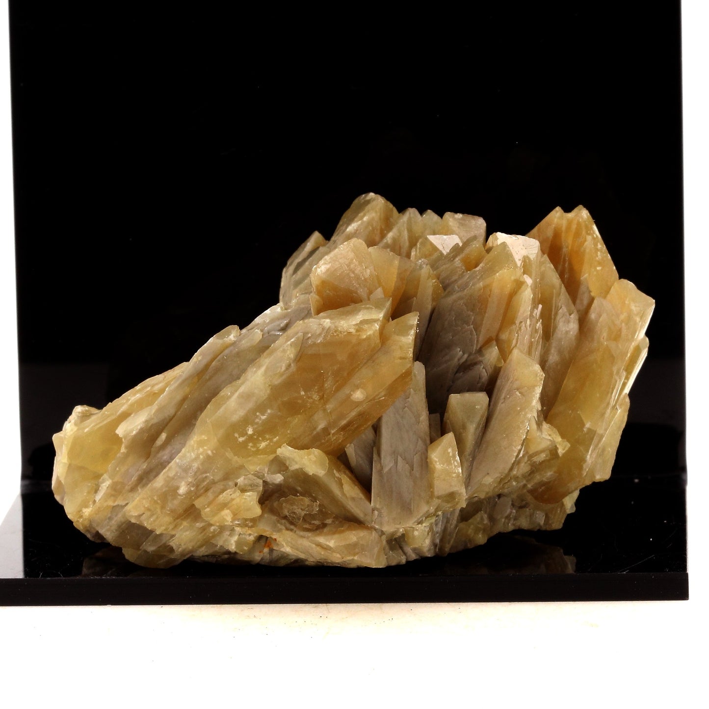 Baryte. 1603.0 carats. Maine Mine, Cordesse, Autun, France