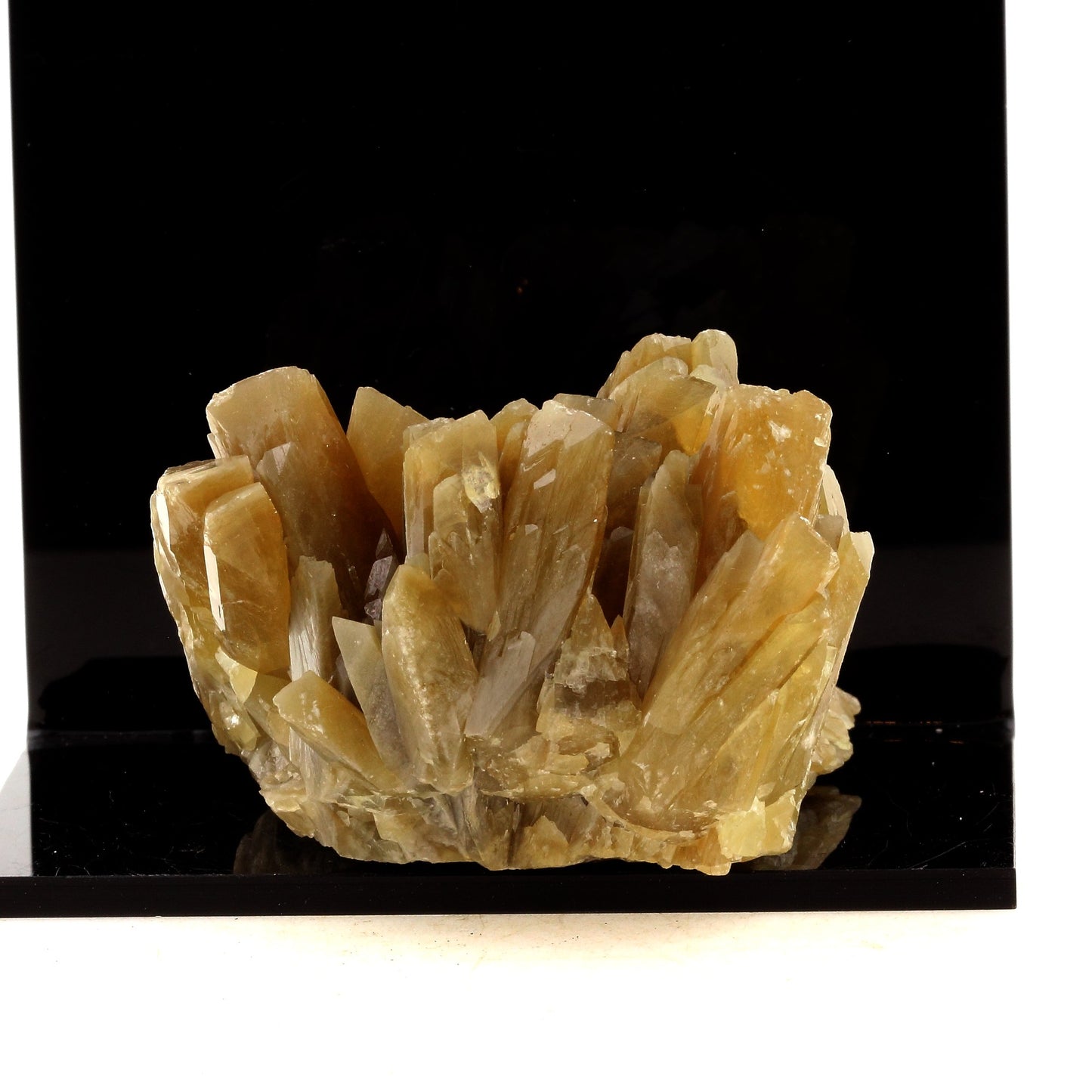 Baryte. 1603.0 carats. Maine Mine, Cordesse, Autun, France