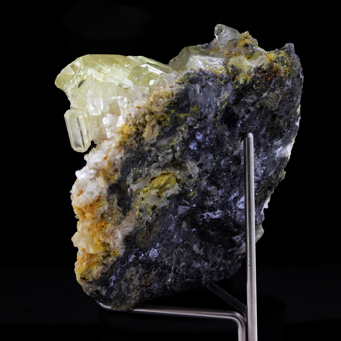 Anglesite. 532 carats. Touissit, L'oriental Region, Maroc