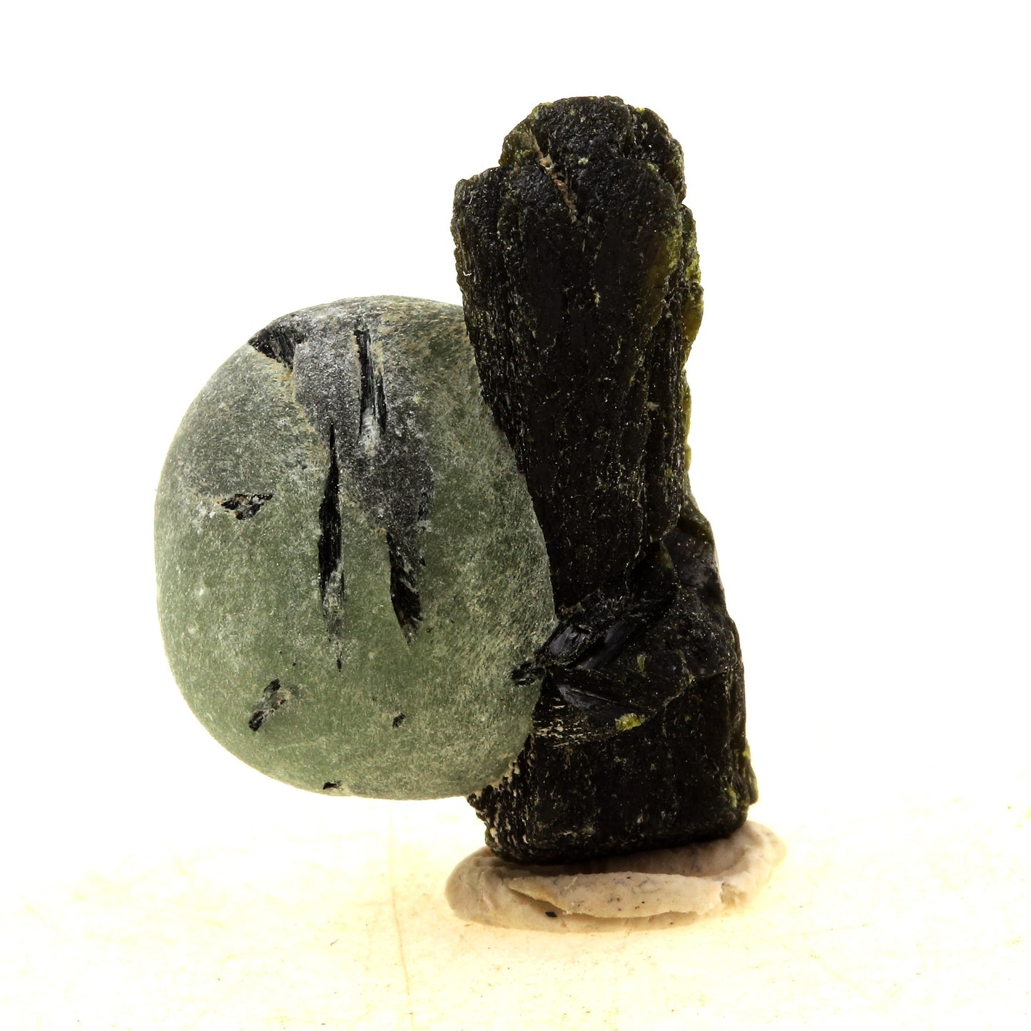 Prehnite + Epidote. 58.0 carats. Bendougou, Kayes, Mali