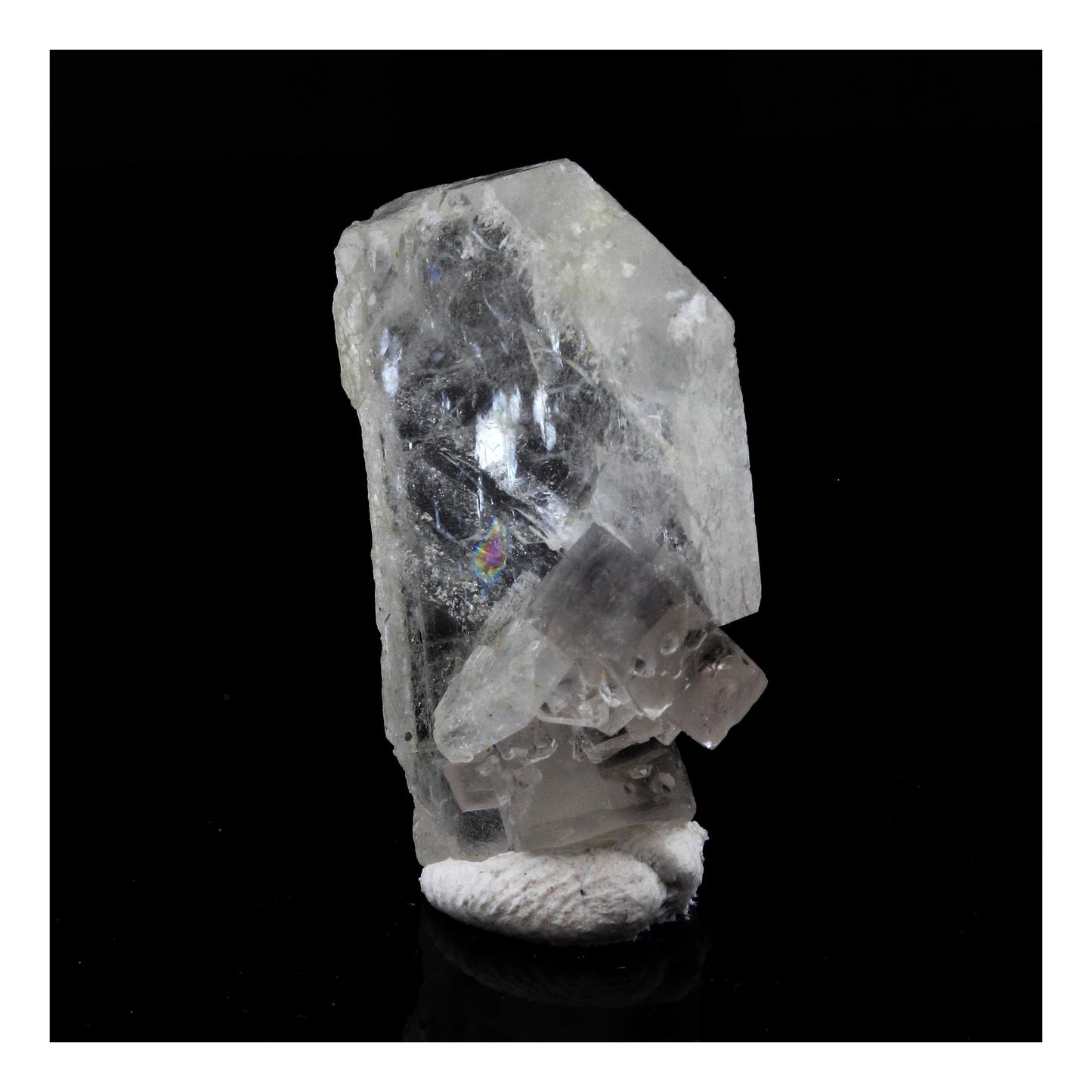 Fluorite + Baryte. 24.5 carats. Fontsante Mine, Var, France