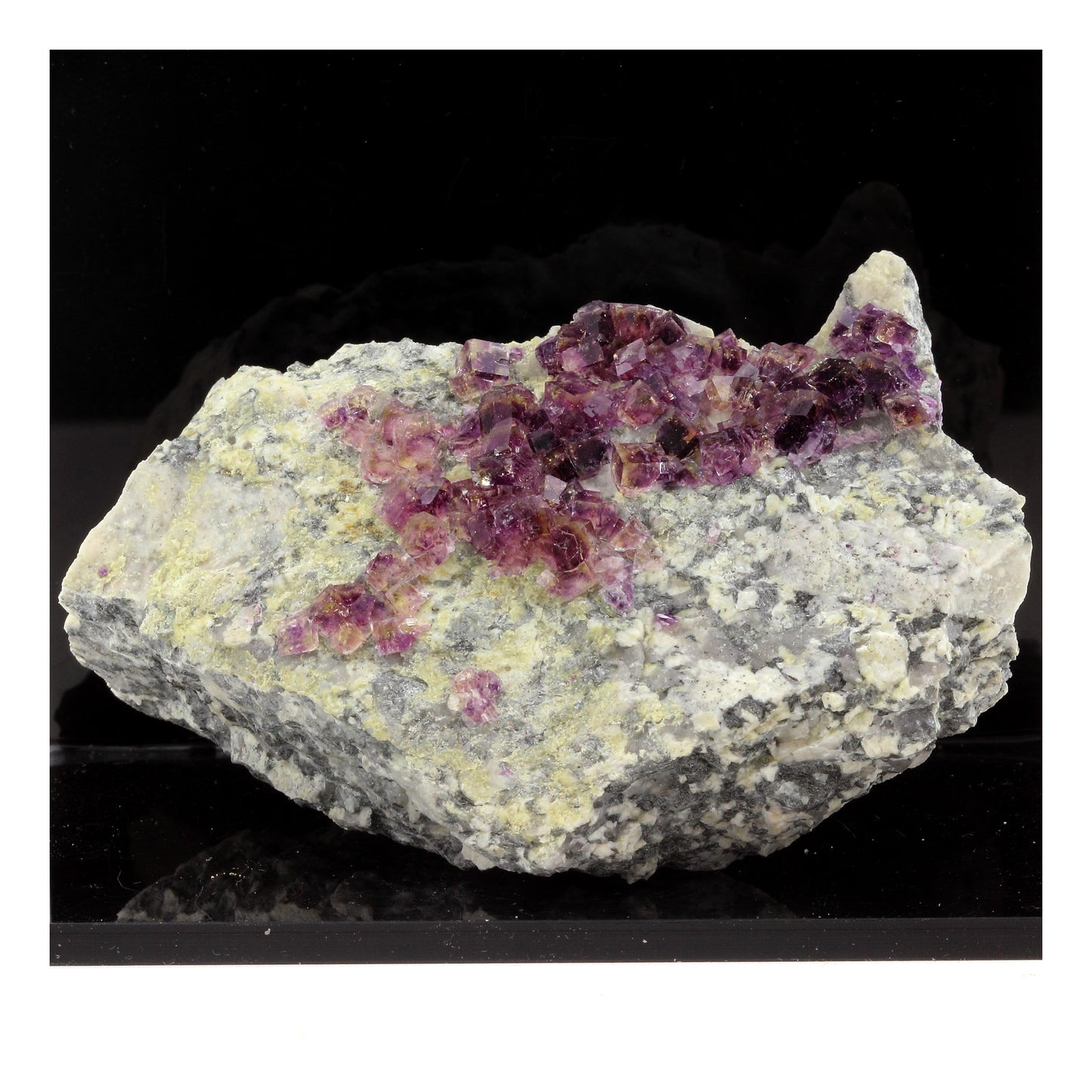 Fluorite. 769.00 carats. Saint-Péray, Ardèche, France