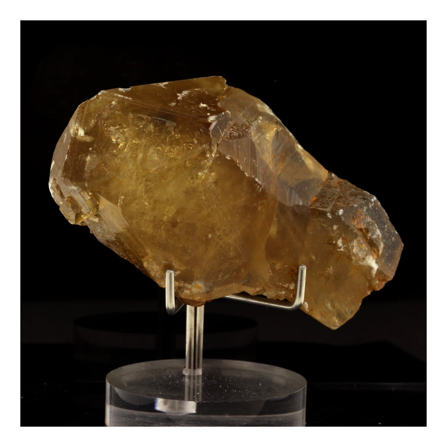 Baryte. 596.00 carats. Saint-Saturnin, Puy-de-Dôme, France