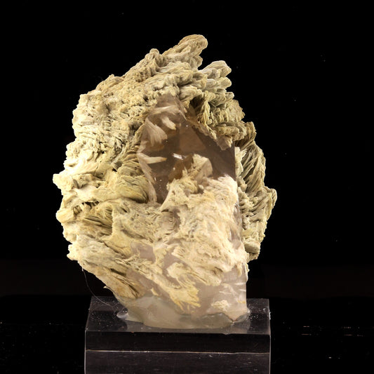 Baryte + Quartz. 742.0 carats. Massif des Grandes Rousses, Isère, France