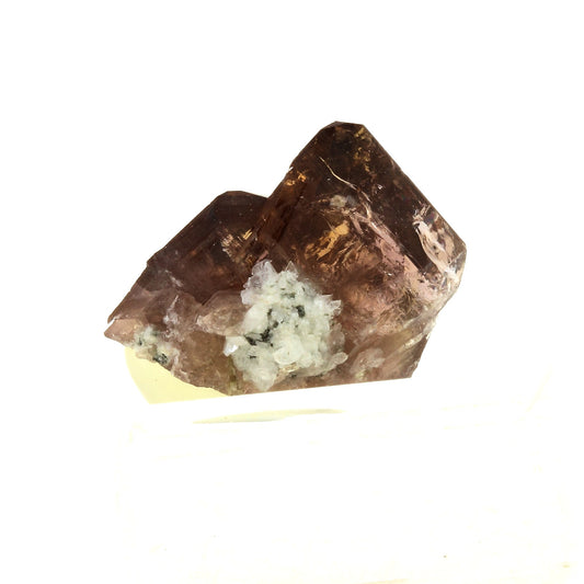 Axinite. 35.5 carats. Le Rocher d'Armentier, Bourg d'Oisans, France