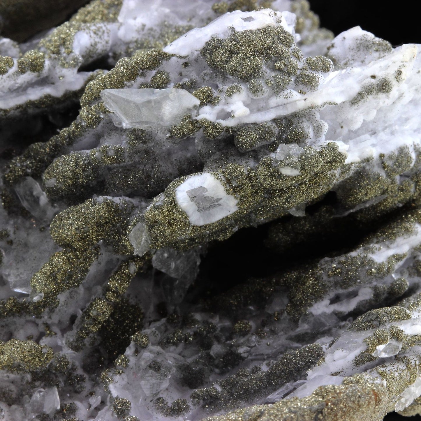 Calcite + Pyrite. 1610.0 carats. Xifan, Jiangxi Sheng, Chine