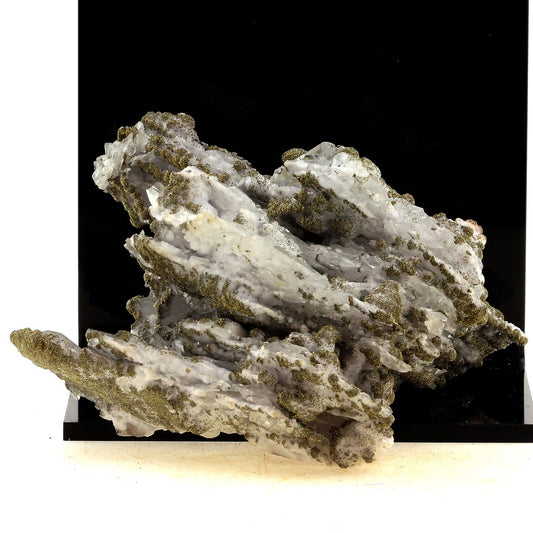 Calcite + Pyrite. 1610.0 carats. Xifan, Jiangxi Sheng, Chine