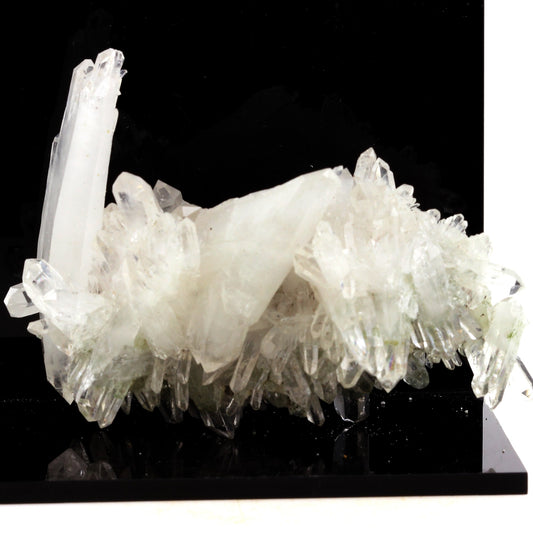 Quartz + Cookeite. 577.0 carats. Peychagnard, Isere, France