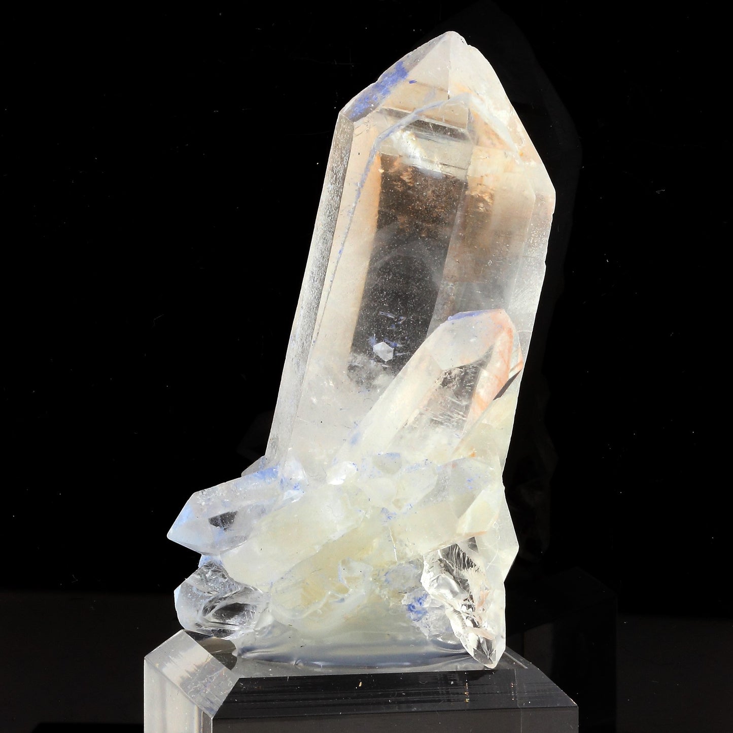 Quartz + Dumortierite, 643.0 carats, Vaca Morta quarry, Bahia, Brésil