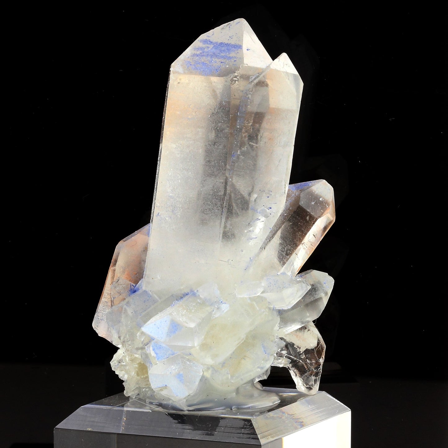 Quartz + Dumortierite, 643.0 carats, Vaca Morta quarry, Bahia, Brésil