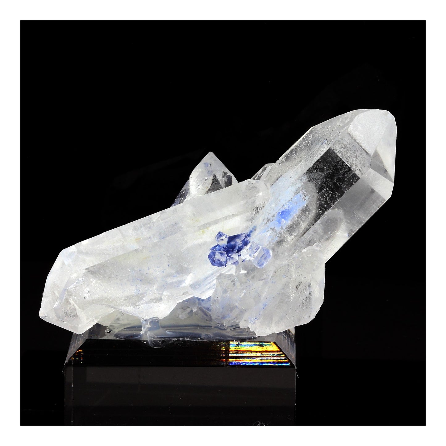 Quartz + Dumortierite, 485.5 carats, Vaca Morta quarry, Bahia, Brésil