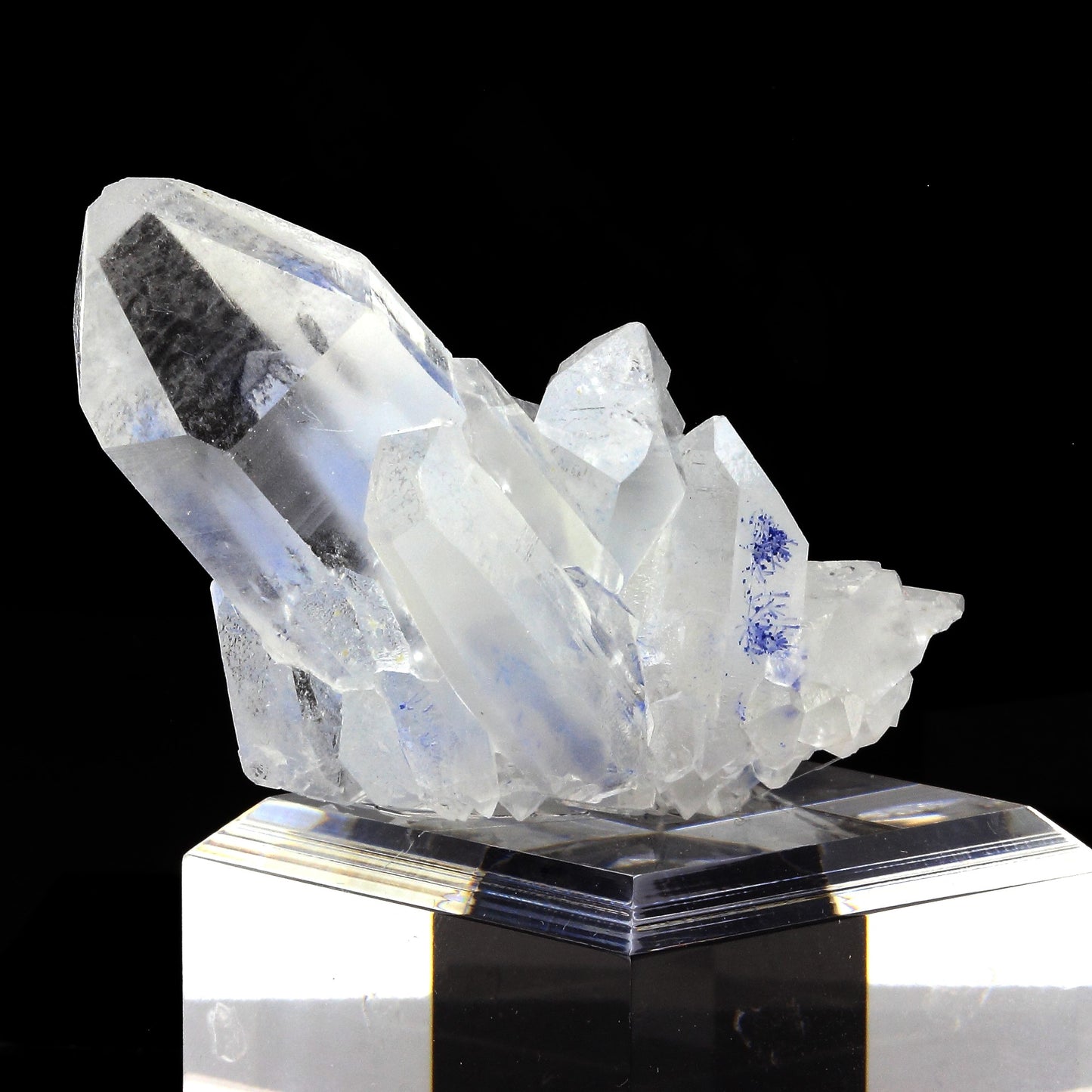 Quartz + Dumortierite, 485.5 carats, Vaca Morta quarry, Bahia, Brésil
