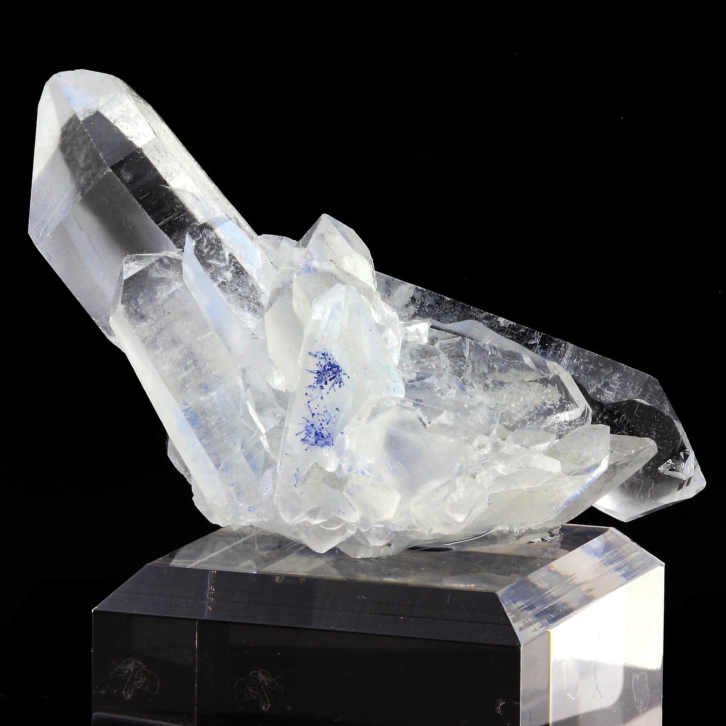 Quartz + Dumortierite, 485.5 carats, Vaca Morta quarry, Bahia, Brésil