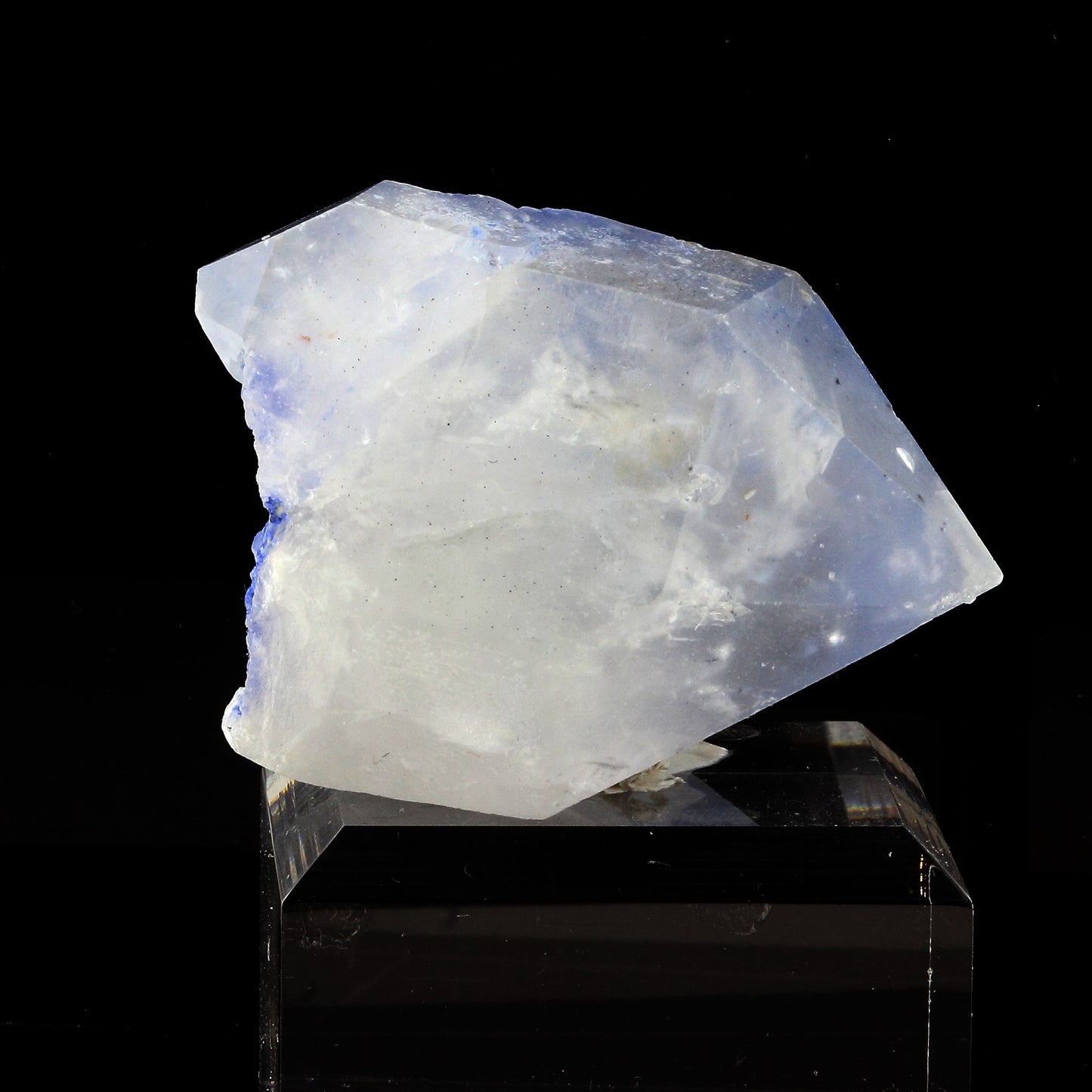 Quartz + Dumortierite, 565.5 carats, Vaca Morta quarry, Bahia, Brésil