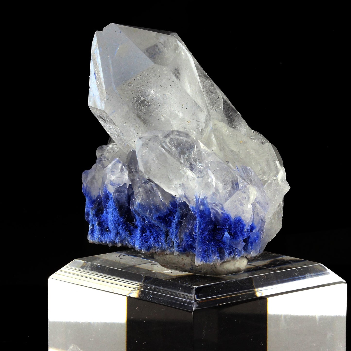 Quartz + Dumortierite, 546.0 carats, Vaca Morta quarry, Bahia, Brésil