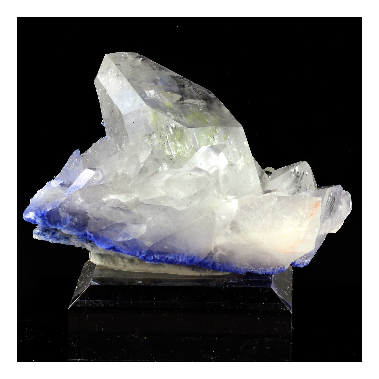 Quartz + Dumortierite, 1097.0 carats, Vaca Morta quarry, Bahia, Brésil