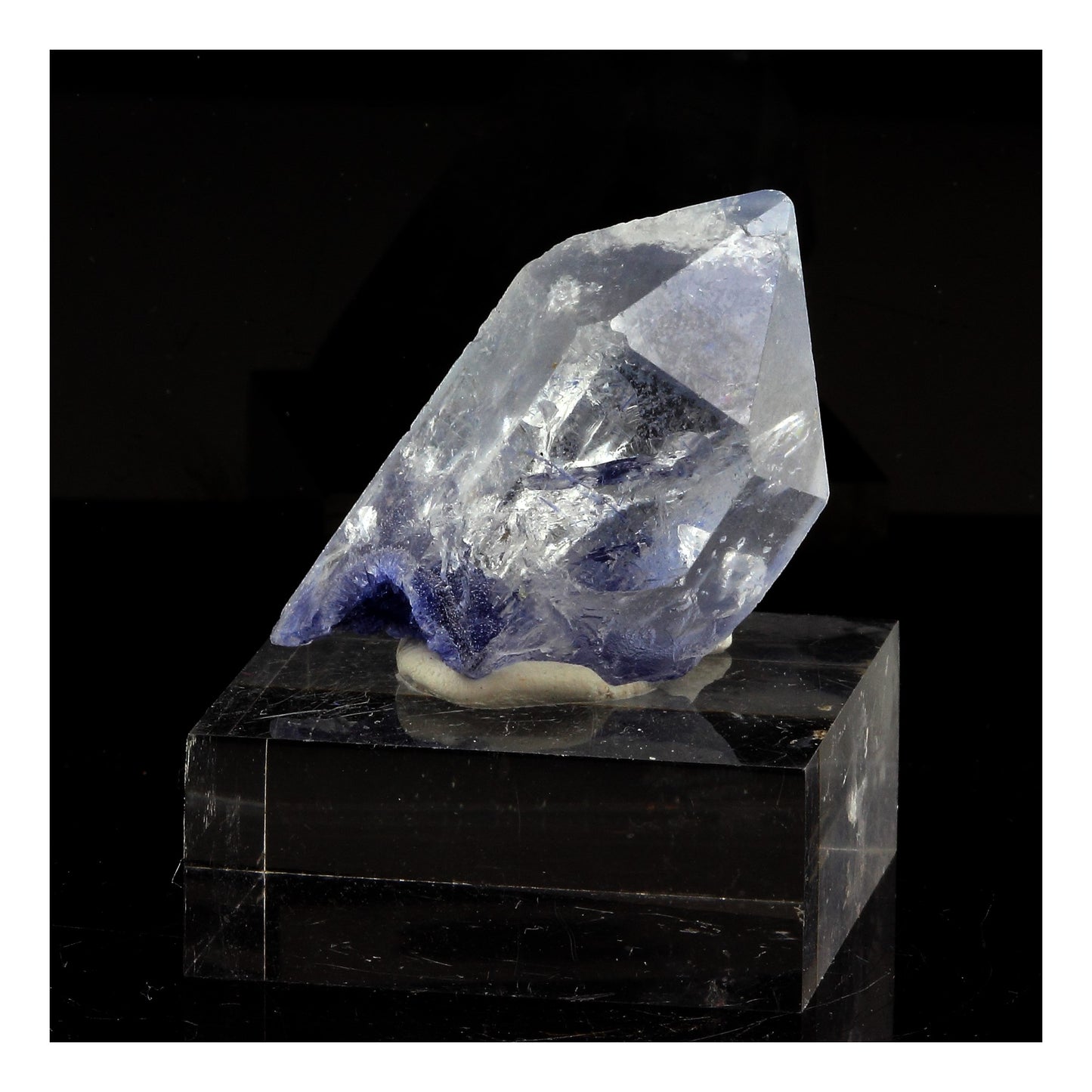 Quartz + Dumortierite, 123.0 carats, Vaca Morta quarry, Bahia, Brésil