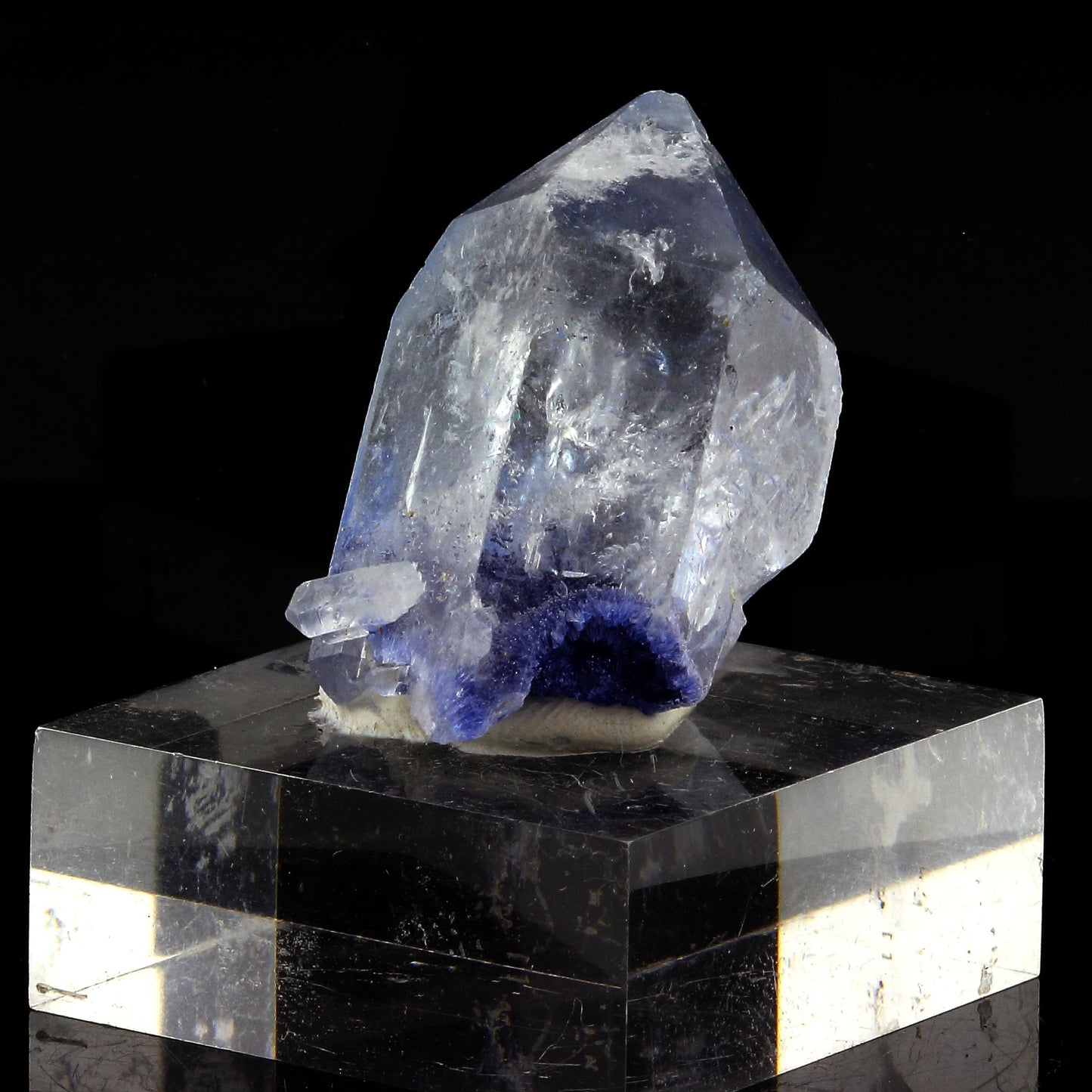 Quartz + Dumortierite, 123.0 carats, Vaca Morta quarry, Bahia, Brésil