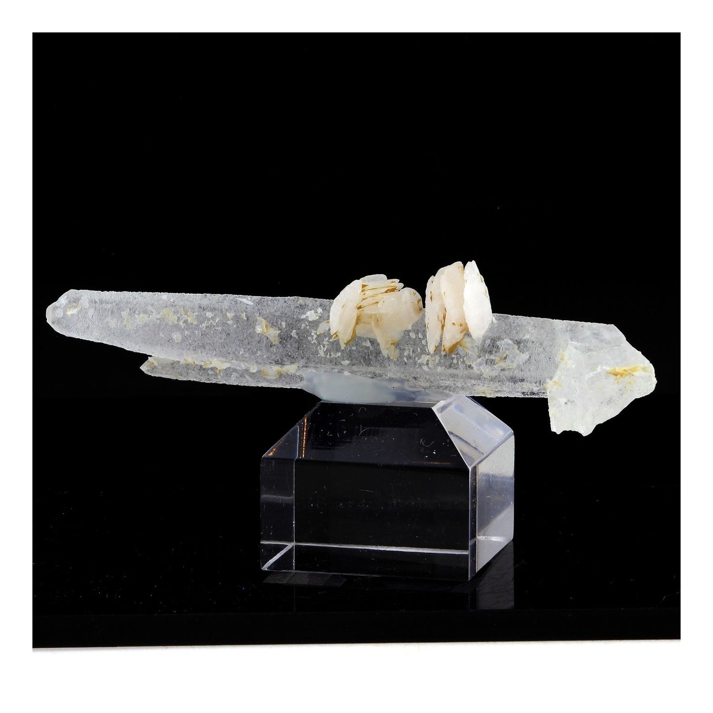 Calcite + Quartz. 106.0 carats. Chifeng, Inner Mongolia, Chine