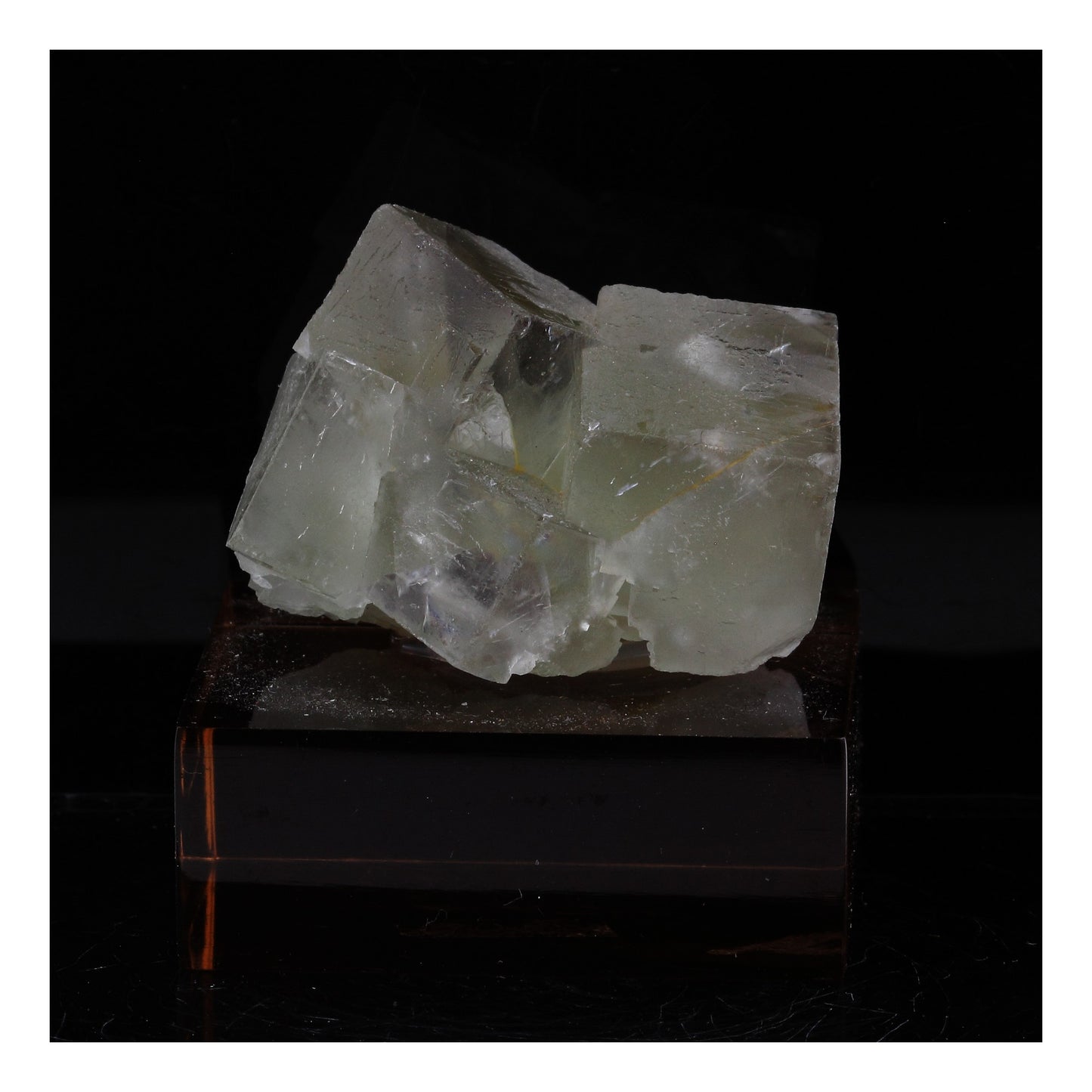 Fluorite. 194.25 carats. l'Avellan Mine, Fréjus, Var, France