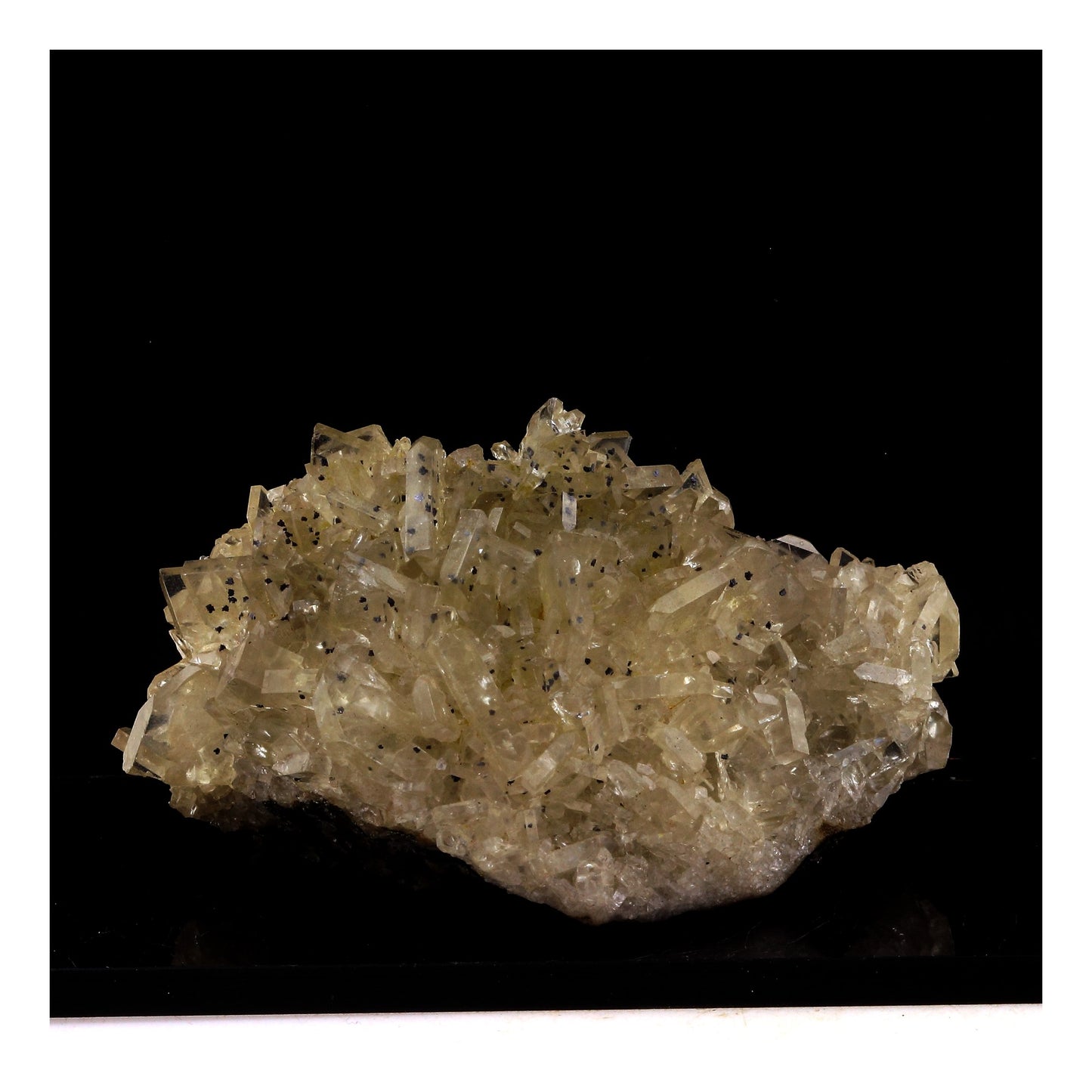 Baryte. 794.80 carats. Les Malines, Saint-Laurent-le-Minier, Gard, France