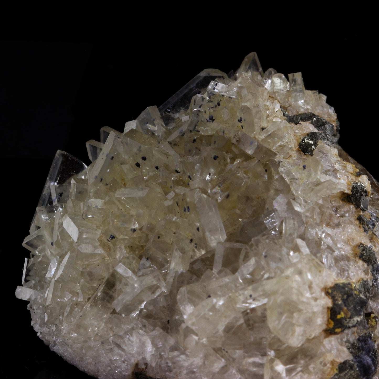 Baryte. 794.80 carats. Les Malines, Saint-Laurent-le-Minier, Gard, France