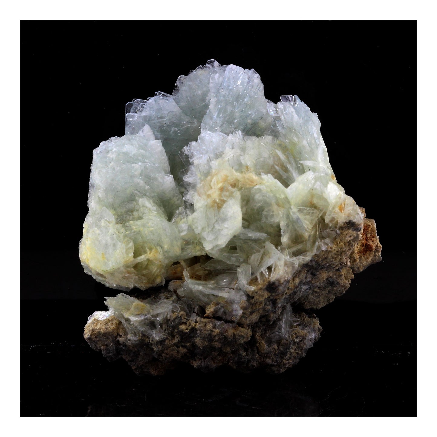 Baryte. 470.50 carats. Le Mas Mine, Soyons, Ardèche, France