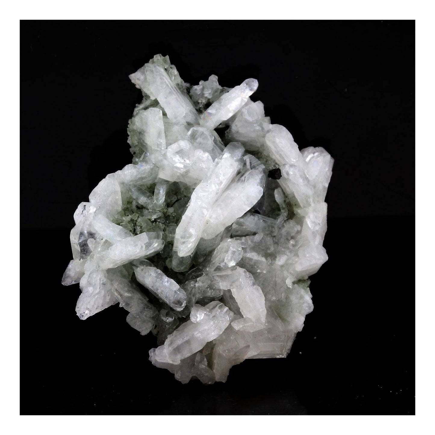 Albite. 66.0 carats. En provenance de St Véran, France