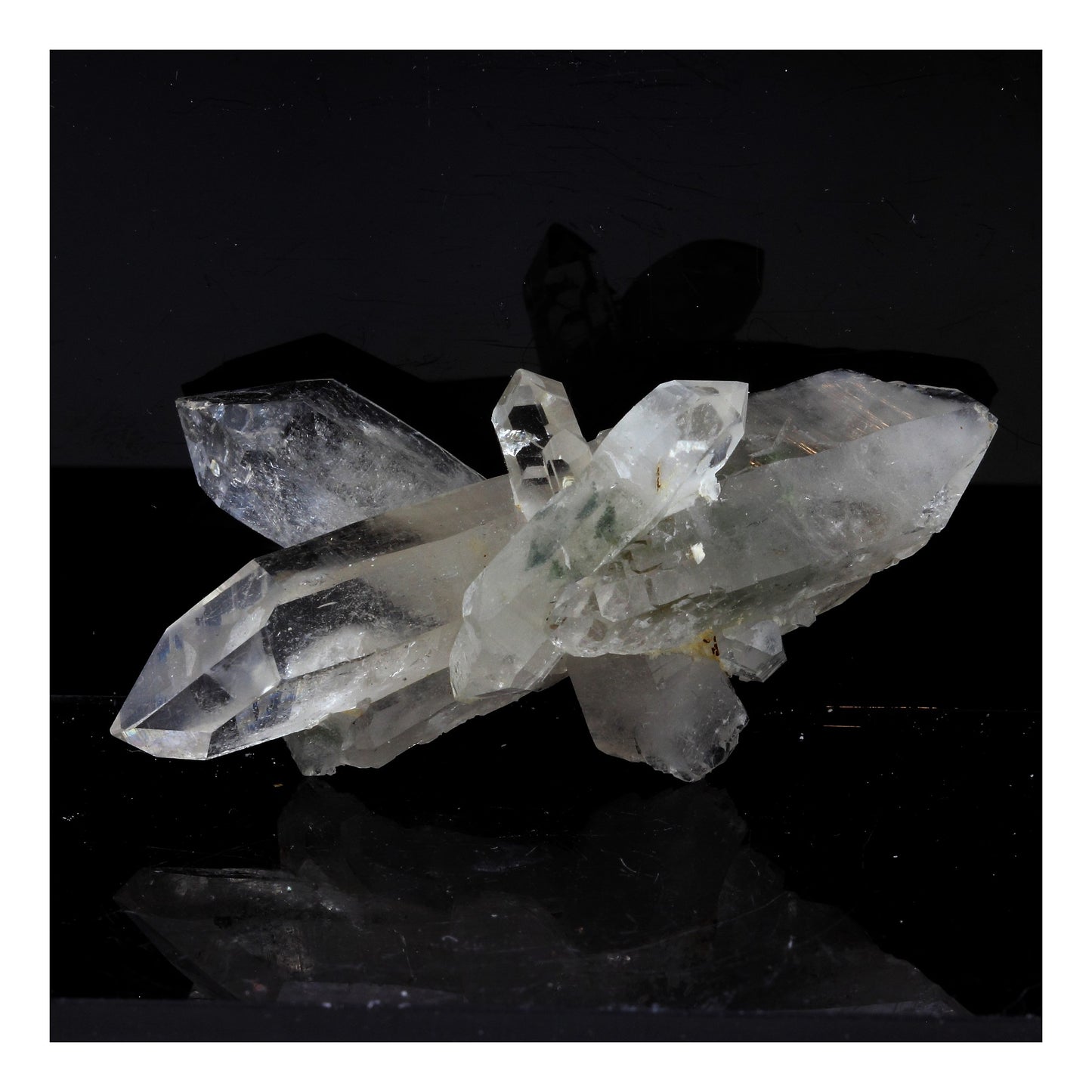 Quartz + Chlorite. 116.0 carats. Rochers de la Curiaz, Savoie, France