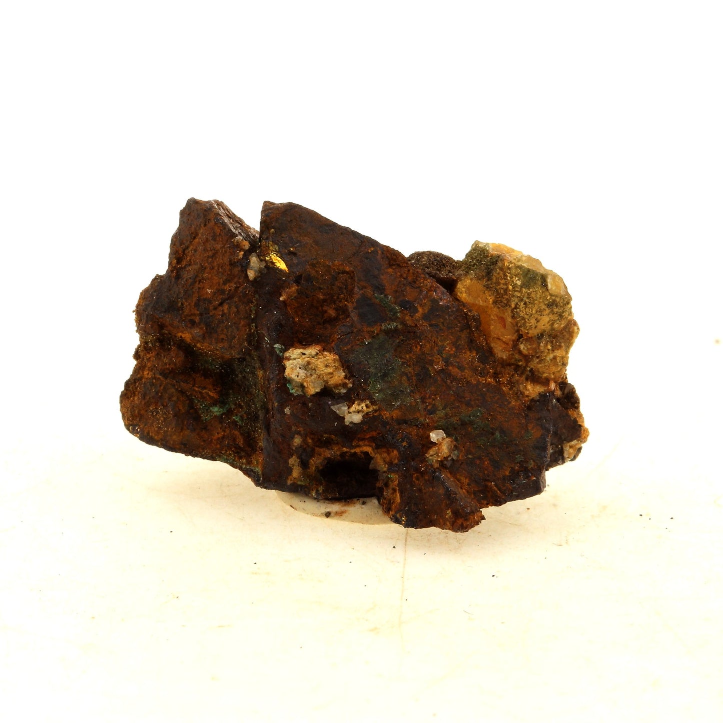 Chalcopyrite. 40.0 carats. La Gardette, Bourg d'Oisans, France