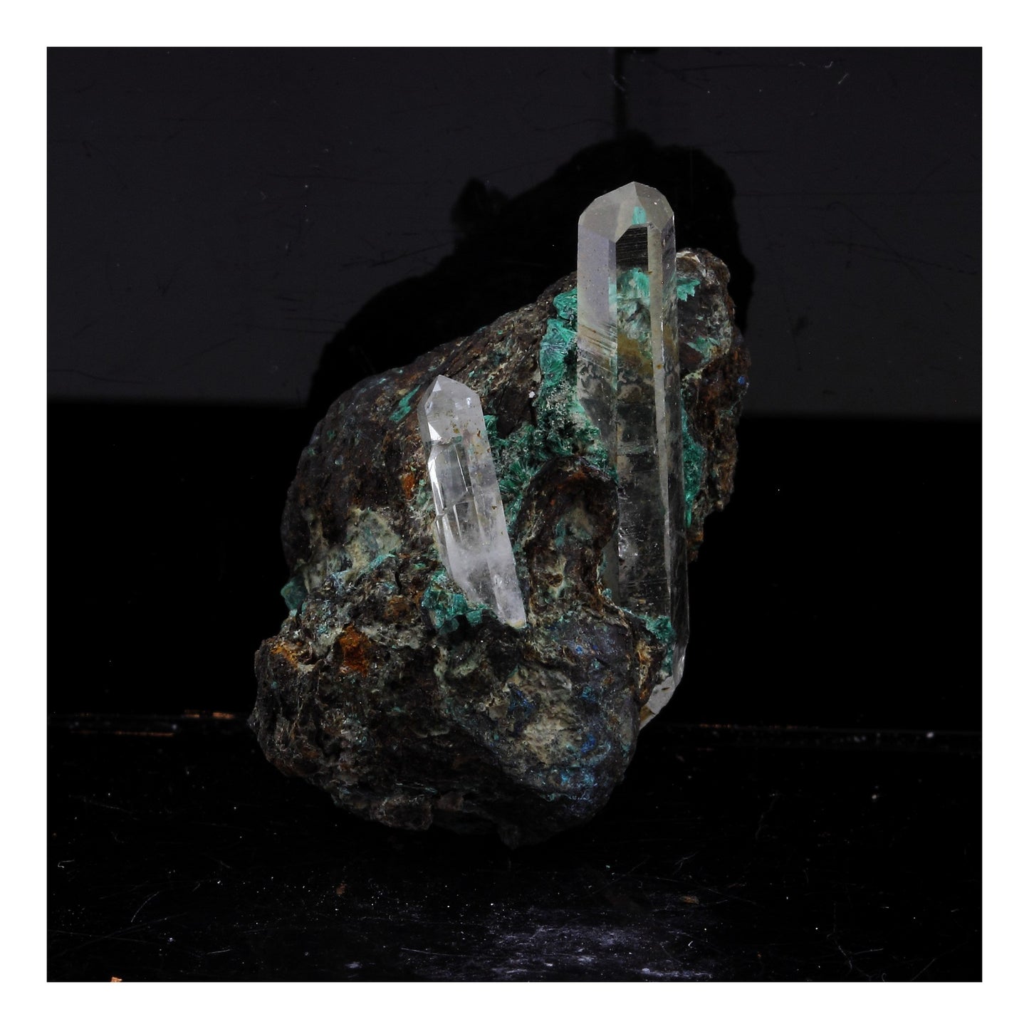 Chalcopyrite + Quartz. 93.0 carats. La Gardette, Bourg d'Oisans, France