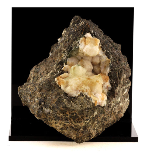 Analcime. 1835.0 carats. Ayrshire, Ecosse