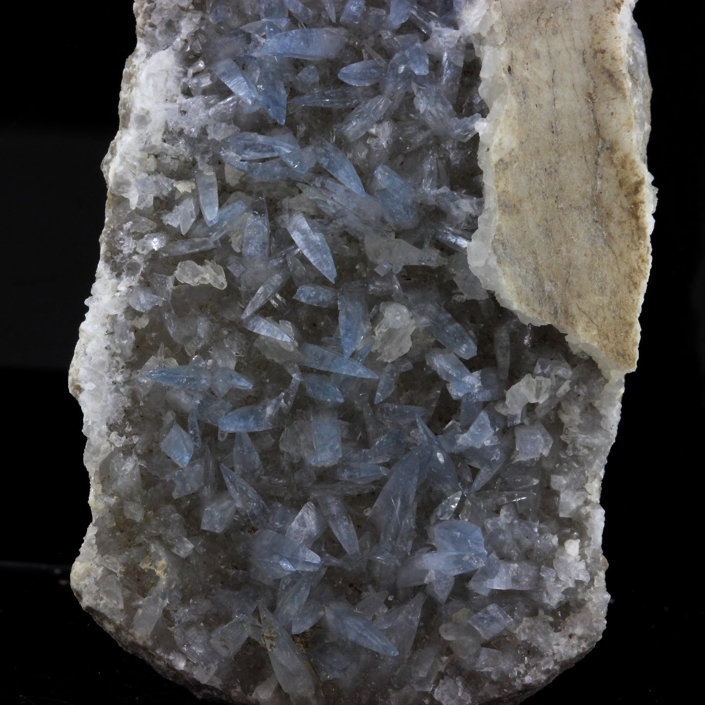 Celestine. 415.0 carats. Bouvesse (Montalieu), Isère, France
