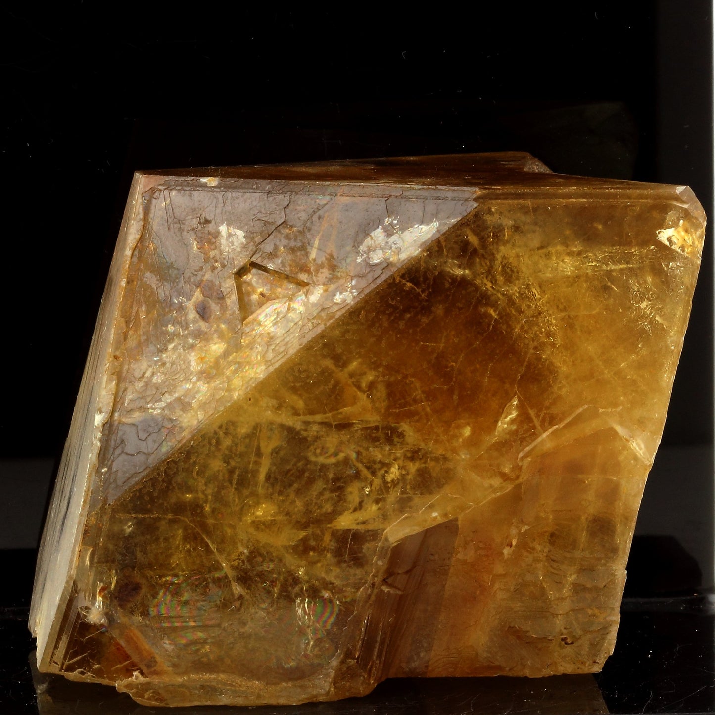 Baryte. 3025.0 carats. Saint-Saturnin, Puy de Dôme, France