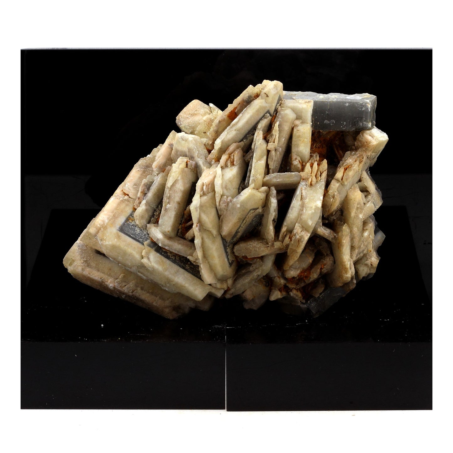 Baryte. 3305.0 carats. Saint-Georges-les-Bains, Ardèche, France