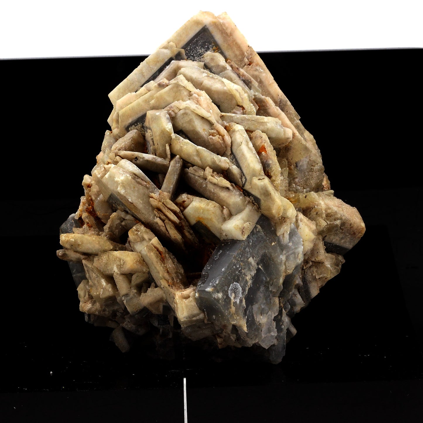 Baryte. 3305.0 carats. Saint-Georges-les-Bains, Ardèche, France